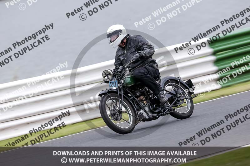 Vintage motorcycle club;eventdigitalimages;mallory park;mallory park trackday photographs;no limits trackdays;peter wileman photography;trackday digital images;trackday photos;vmcc festival 1000 bikes photographs